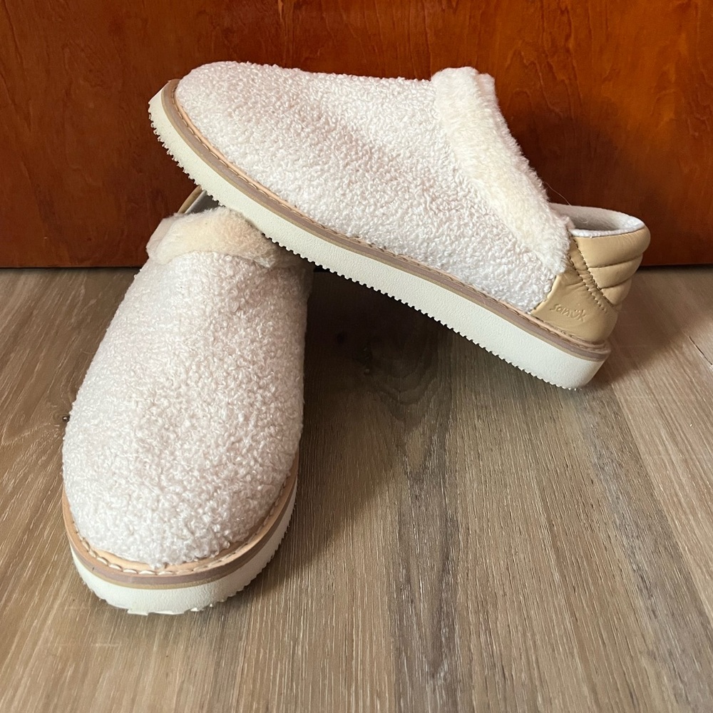 Sanuk Slippers